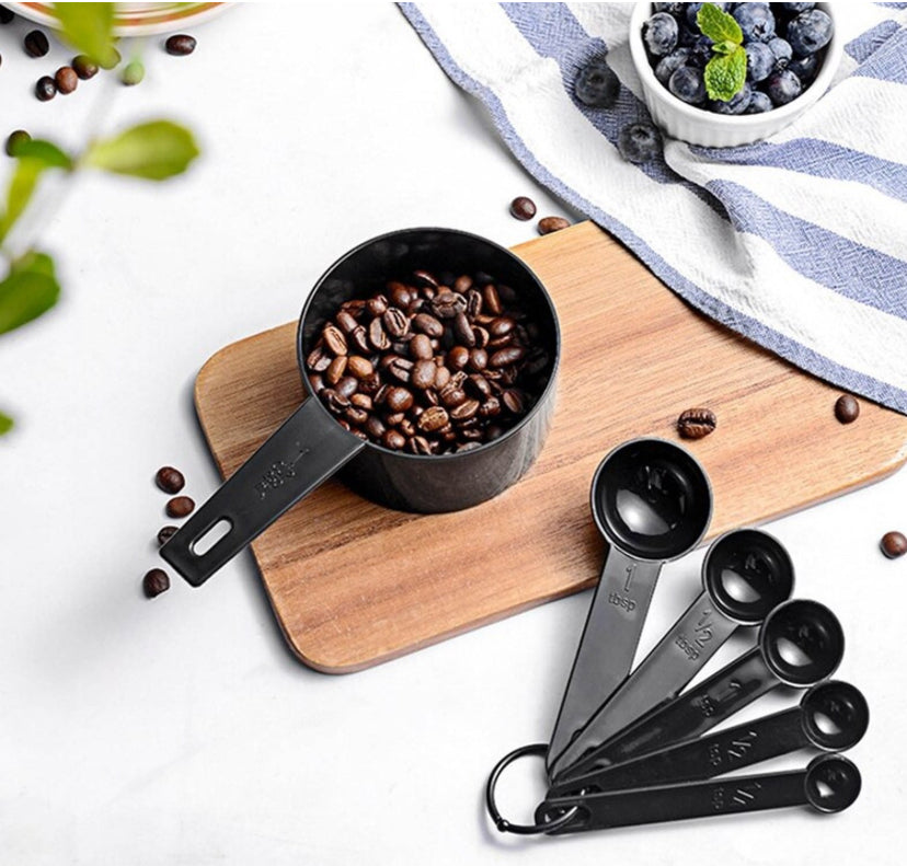 10PCS PLASTIC MEASURING SPOONS AND CUPS SET ( white only)